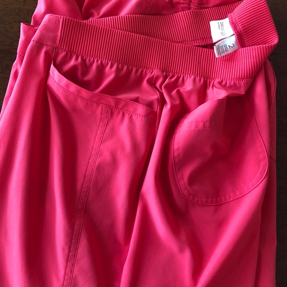 Chico's Pants & Jumpsuits Chicos Zenergy Capri Pants In Coral Color